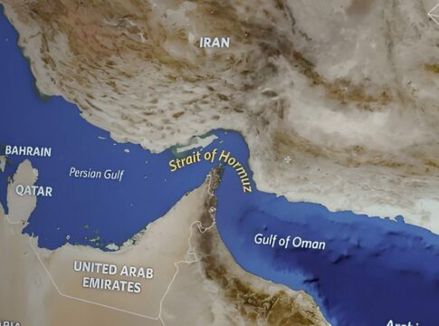 Map highlighting the Strait of Hormuz between Iran and the Arabian Peninsula