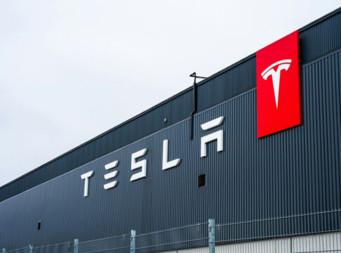 Tesla, Elon